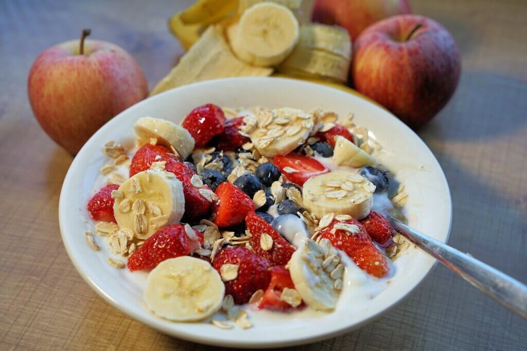 꼭 먹어야 되는, 건강한 아침식사 메뉴 추천 레시피 10개 바나나 사과